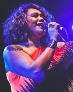 Lisa Tomlins